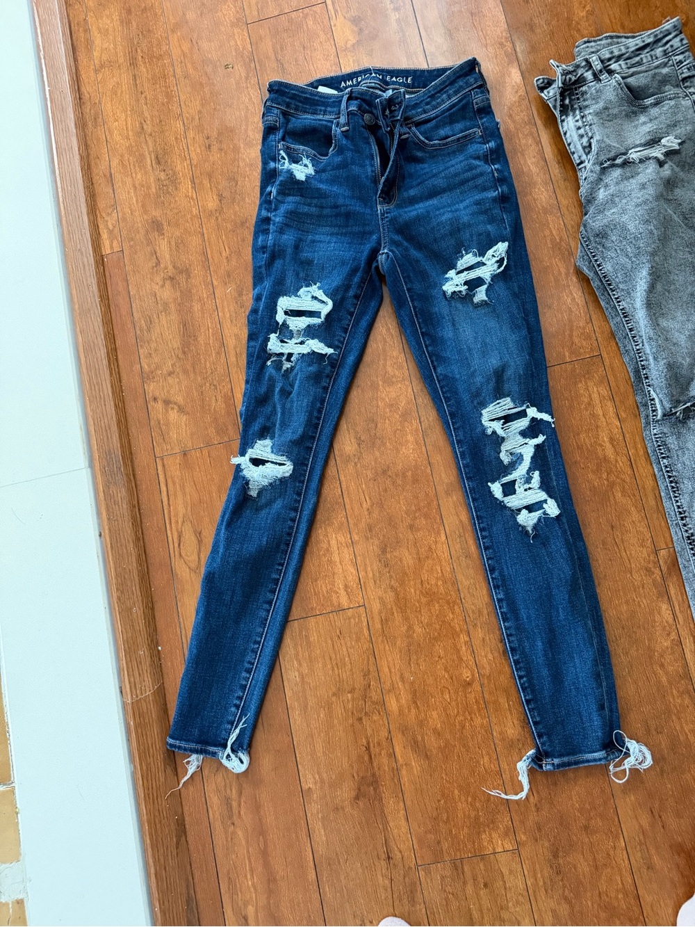 American Eagle Outfitters Dark Blue Distressed Skinny Jeans - Ripped Detail